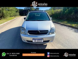 CHEVROLET - MERIVA - 2004/2004 - Prata - R$ 24.900,00