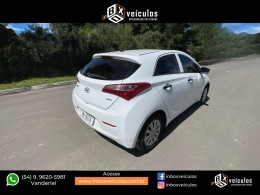 HYUNDAI - HB20 - 2013/2014 - Branca - R$ 44.900,00