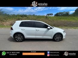 VOLKSWAGEN - GOLF - 2013/2014 - Branca - R$ 82.900,00