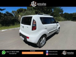 KIA MOTORS - SOUL - 2011/2012 - Branca - R$ 48.900,00