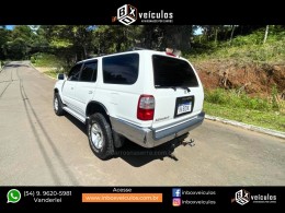 TOYOTA - HILUX SW4 - 1997/1998 - Branca - R$ 67.900,00