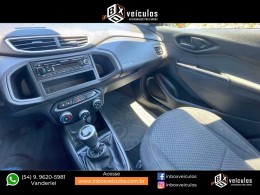 CHEVROLET - ONIX - 2017/2018 - Branca - R$ 54.900,00