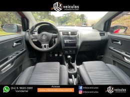 VOLKSWAGEN - CROSSFOX - 2011/2012 - Vermelha - R$ 43.900,00