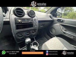 FORD - FIESTA - 2011/2012 - Preta - R$ 35.900,00