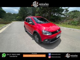 VOLKSWAGEN - CROSSFOX - 2011/2012 - Vermelha - R$ 43.900,00