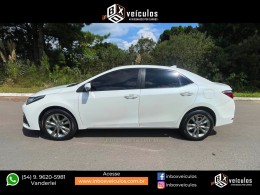 TOYOTA - COROLLA - 2018/2018 - Branca - R$ 99.900,00