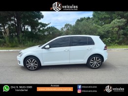 VOLKSWAGEN - GOLF - 2013/2014 - Branca - R$ 82.900,00