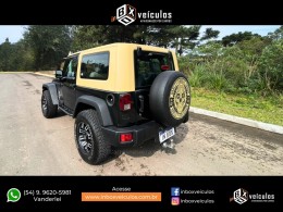 JEEP - WRANGLER - 2009/2010 - Verde - R$ 167.000,00